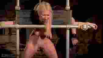 BDSM kemény büntetés nedves csajnak