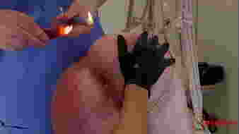 Bdsm rabszolga torkon szúrt műpénisz, kínzás és mély torok