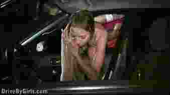 Vad nyilvános csoportos dugás szőke csajjal, aki imádja a nagy farkakat